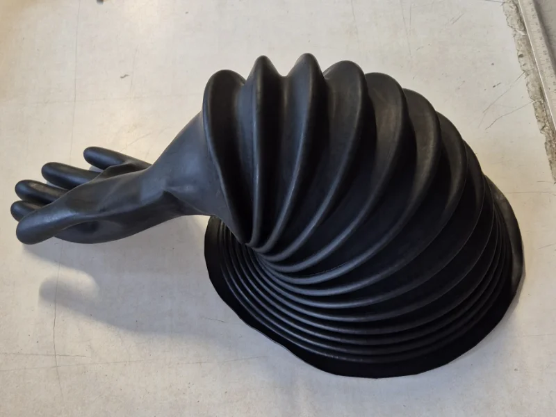 produzione-di-guanti-e-sabbiatrici-per-glove-box
